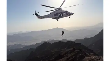 «فرقة الشجعان» بشرطة دبي تنقذ شاباً تاه في جبال حتا